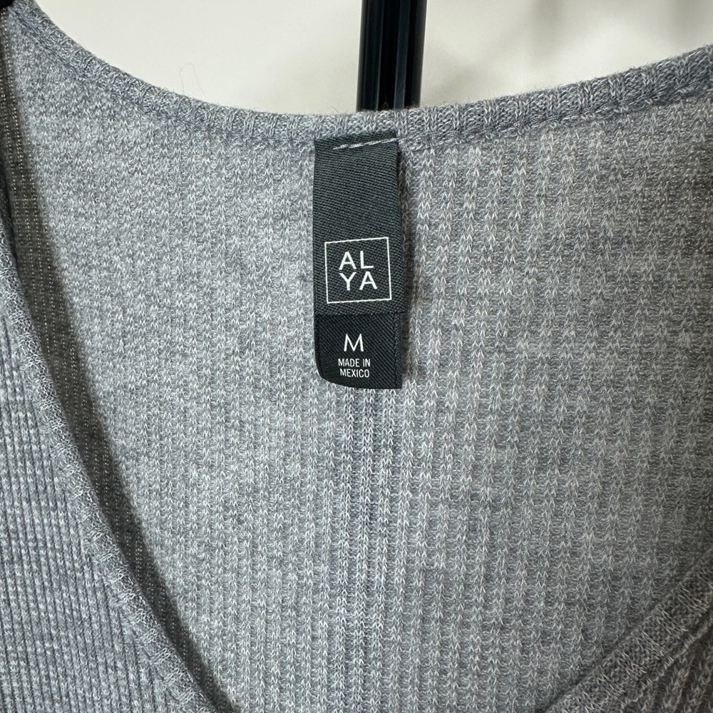 Alya Gray Ruffle Tank Top MEDIUM - Picture 3 of 3